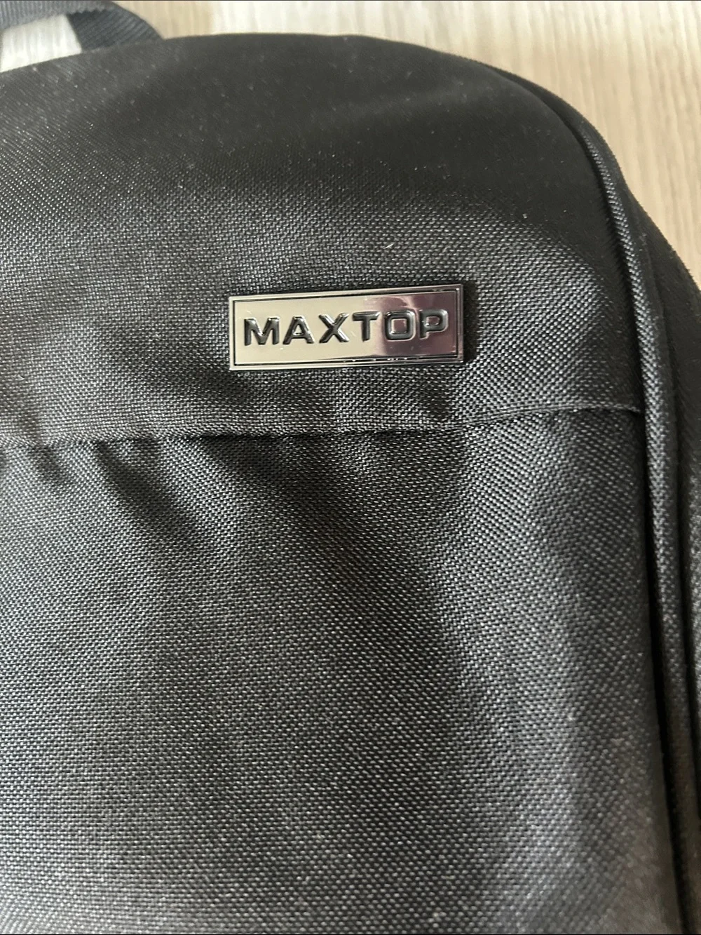 Maxtop water resistant backpack for laptop with a USB port
